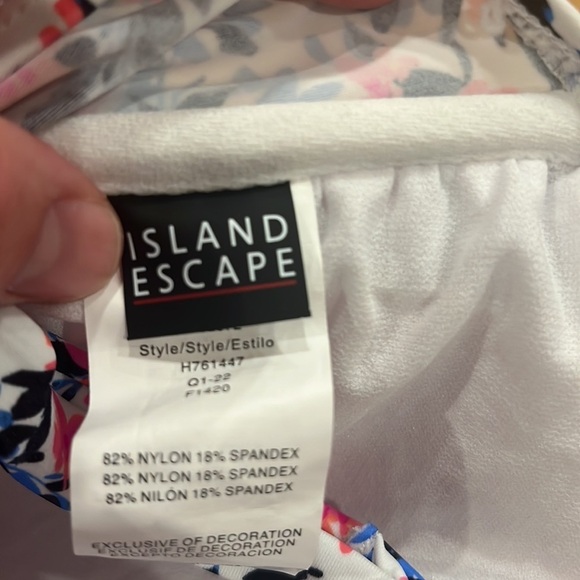 Island Escape womens ruffles floral swim top size 14. - Picture 3 of 6